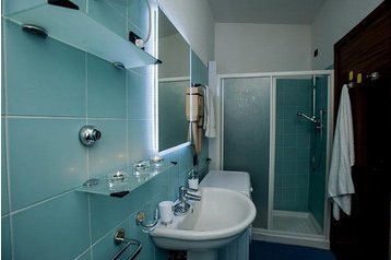 Italy Byt Peschiera del Garda, Exterior